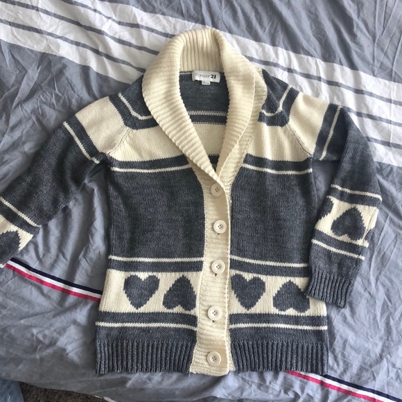 Collared Heart Cardigan - Picture 1 of 2